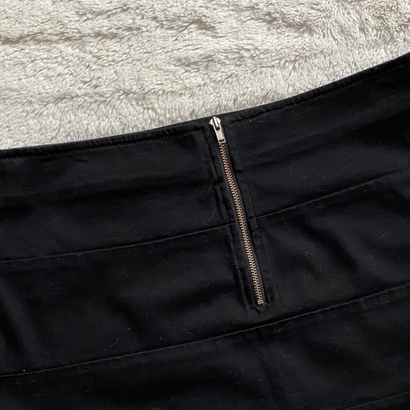 Black “Paneled” Volcom Mini Skirt - Picture 3 of 6